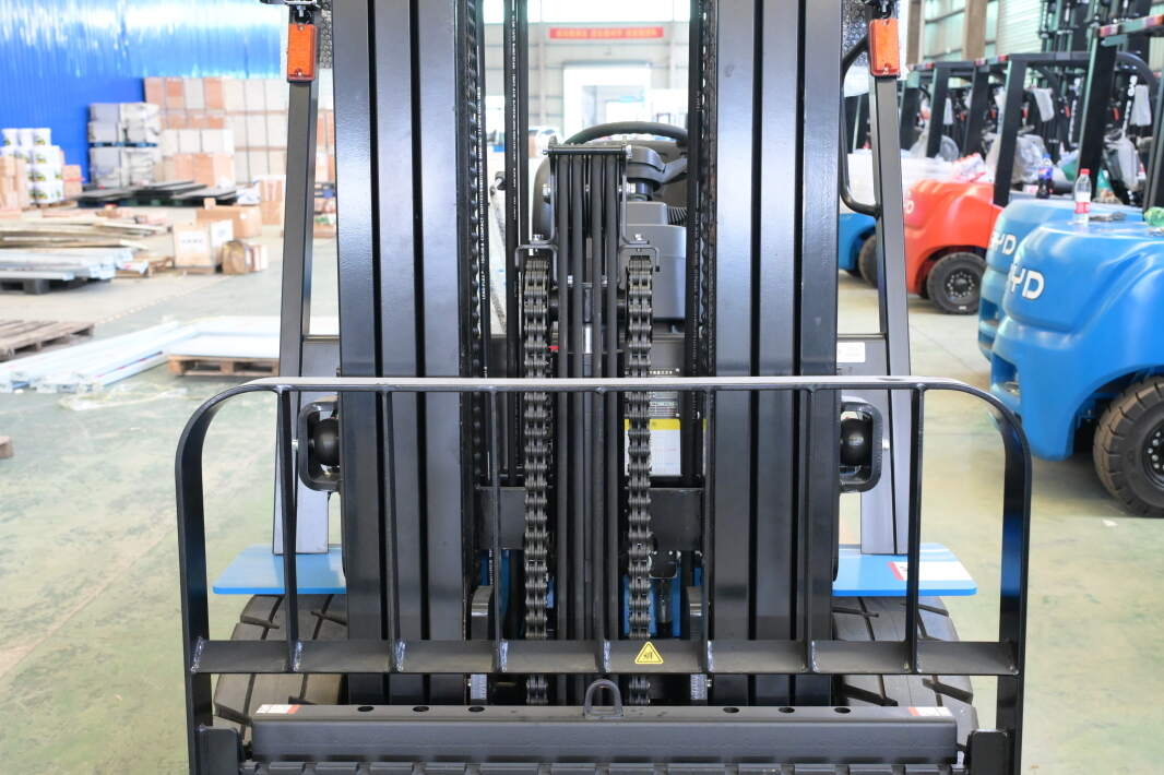 Combien coûte chariot élévateur électrique compact en 2026 ?(Figure2)