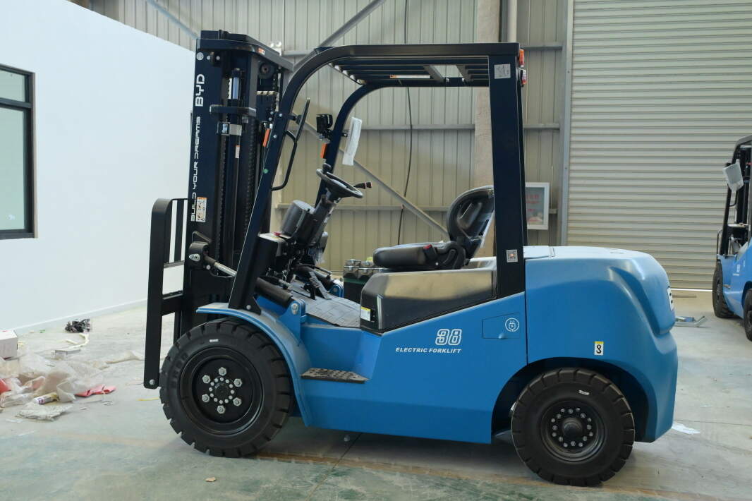 Chariot élévateur électrique 2 tonnes pour votre usine : les points essentiels