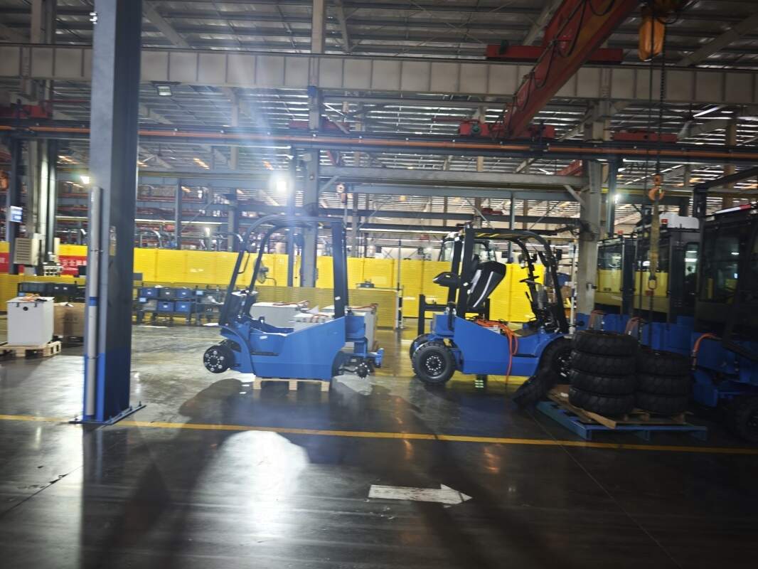 Chariot élévateur électrique lithium et la logistique : ce qu'il faut savoir