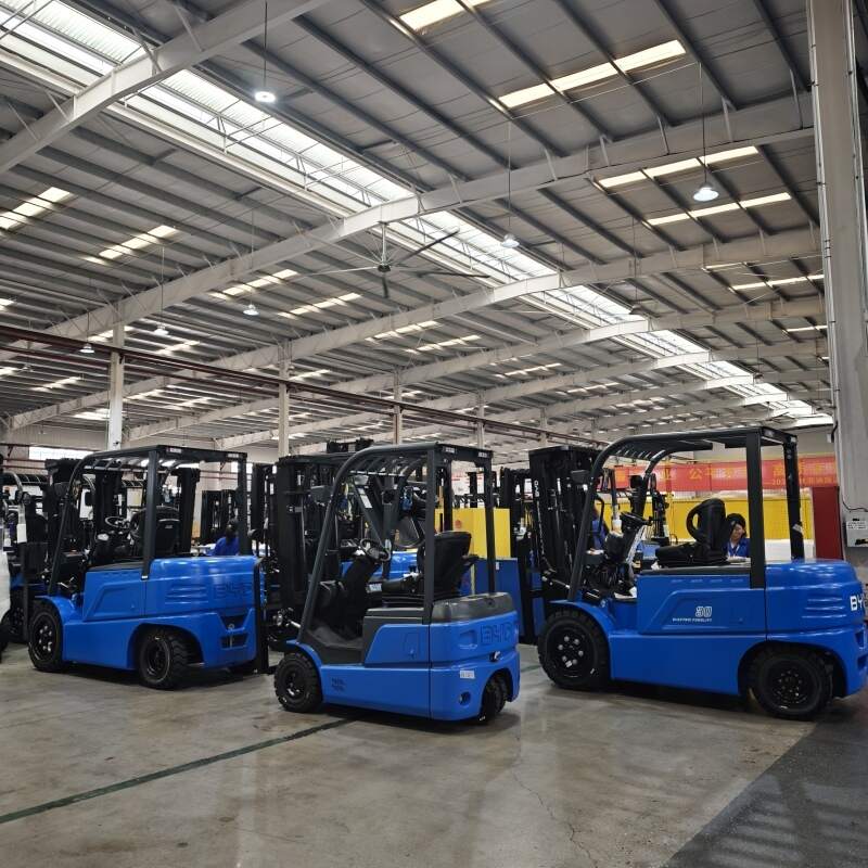 Chariot élévateur électrique 10 tonnes : location ou achat ?